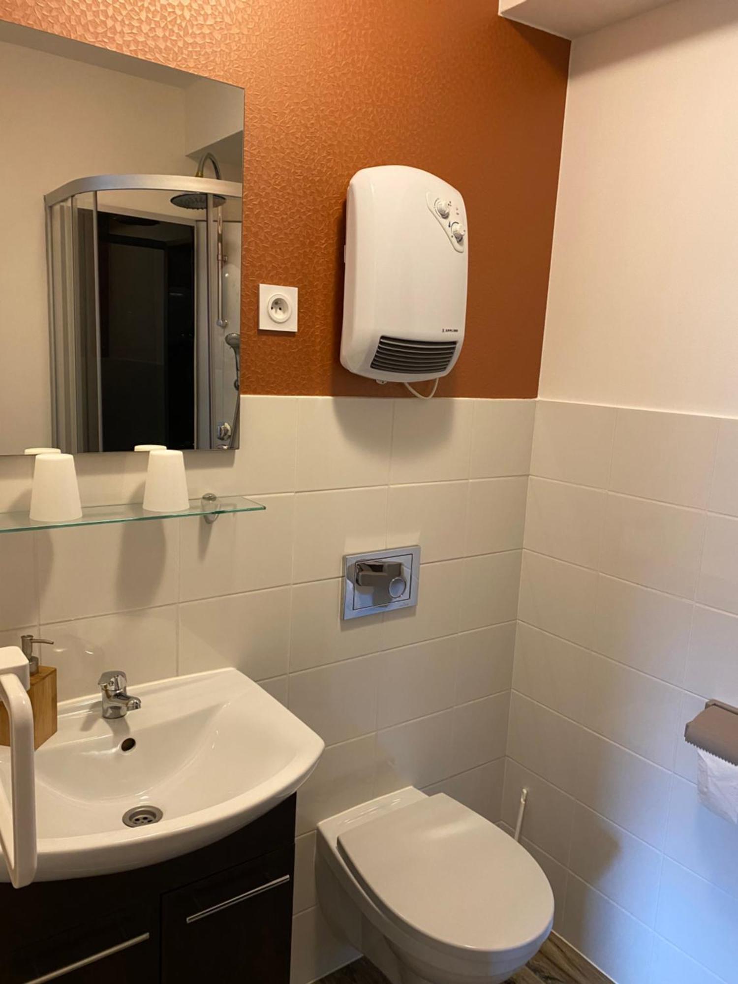 Hotel Le Saint Amand Bagian luar foto