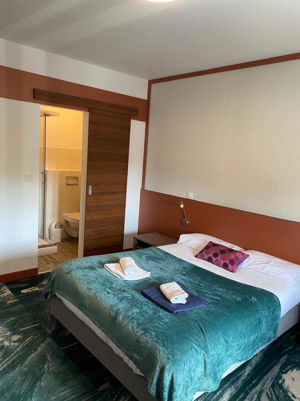 Hotel Le Saint Amand Bagian luar foto